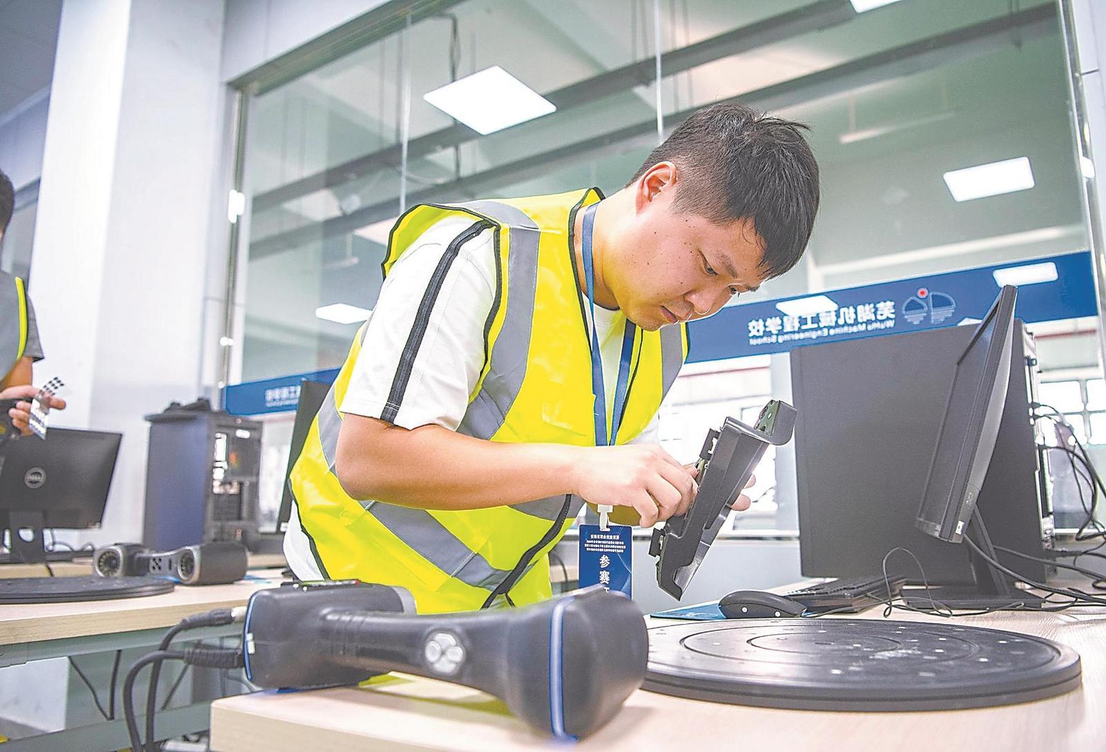 同台竞技 技术服务的本质与价值重塑
